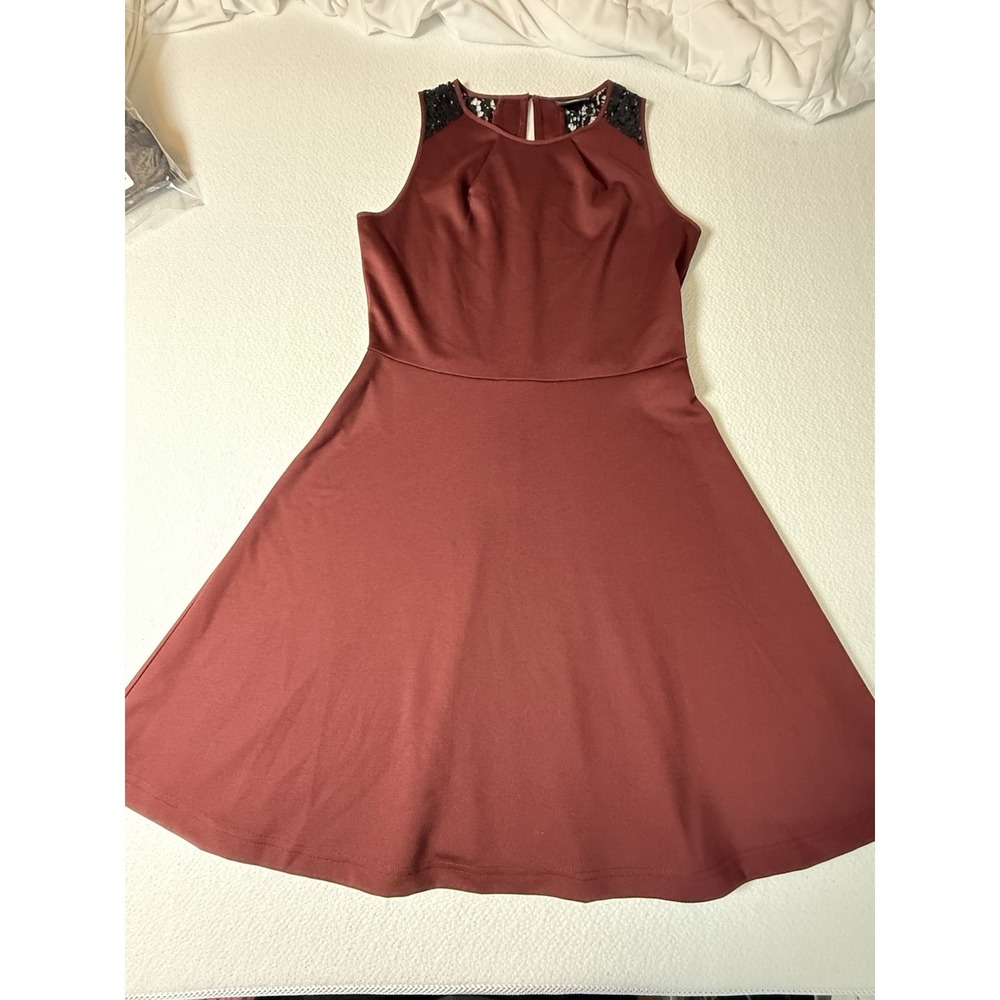 Mossimo Burgundy Sleeveless Dress With Black Lace Cutout Size M‎ Medium